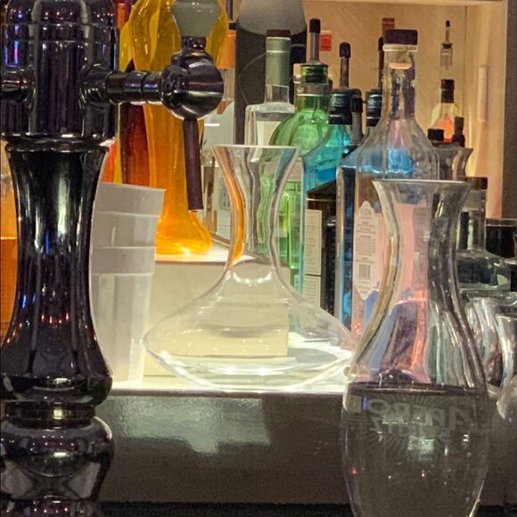 Epic Wine Spirits Party Supplies Classique Wine Decanter 54 Fl Oz Clear Glass - Picture 10 of 16